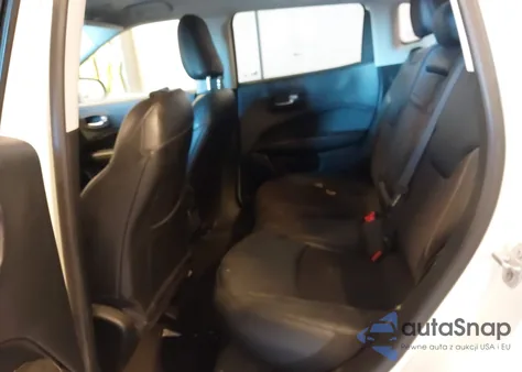 2019 Jeep Compass Latitude 4X4 z USA, uszkodzony, nr VIN 3C4NJDBB3KT593867